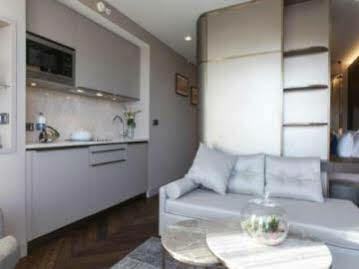 Noble22 Suites-special Category מלון דירות 3*